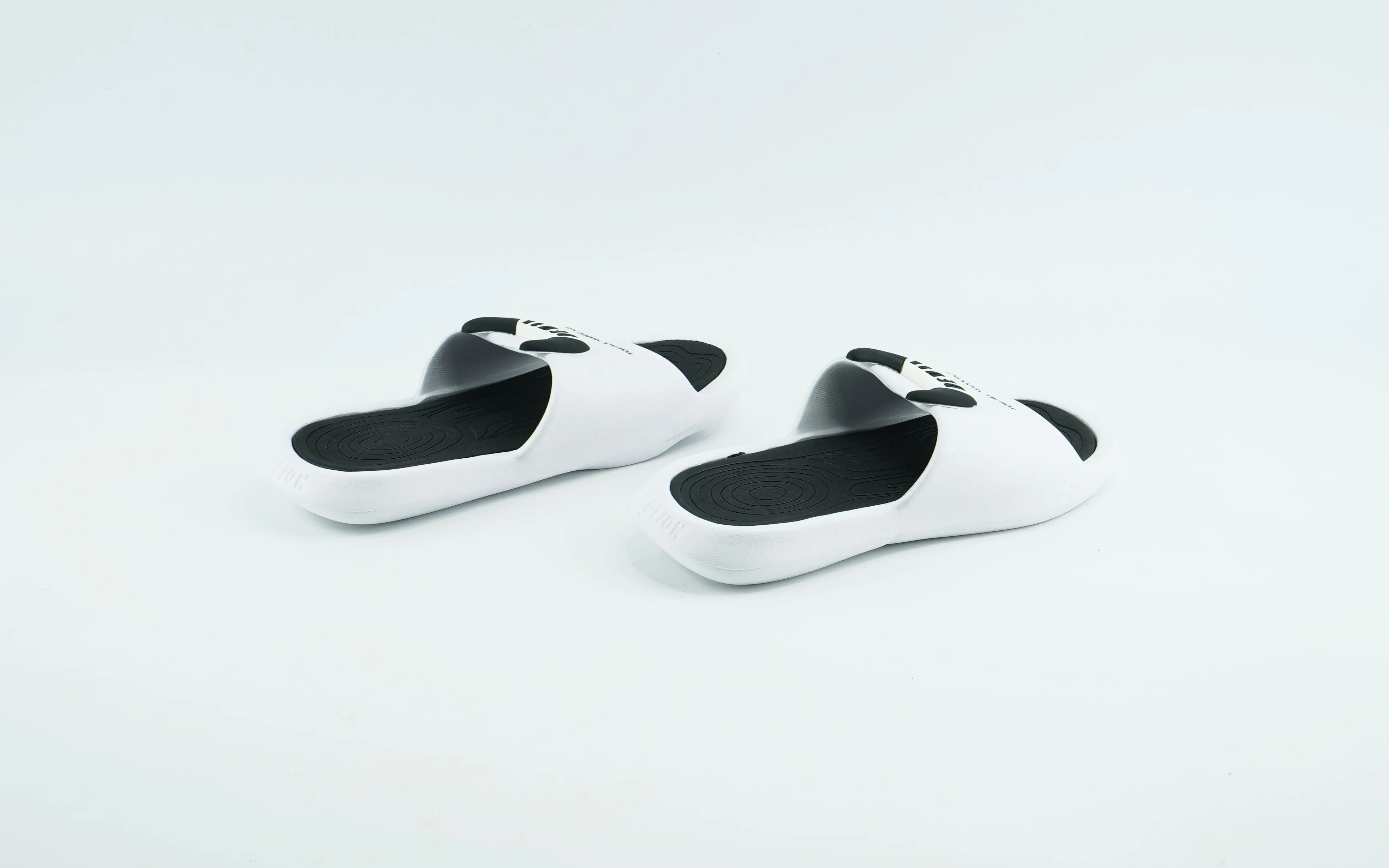 Black and white slides for men