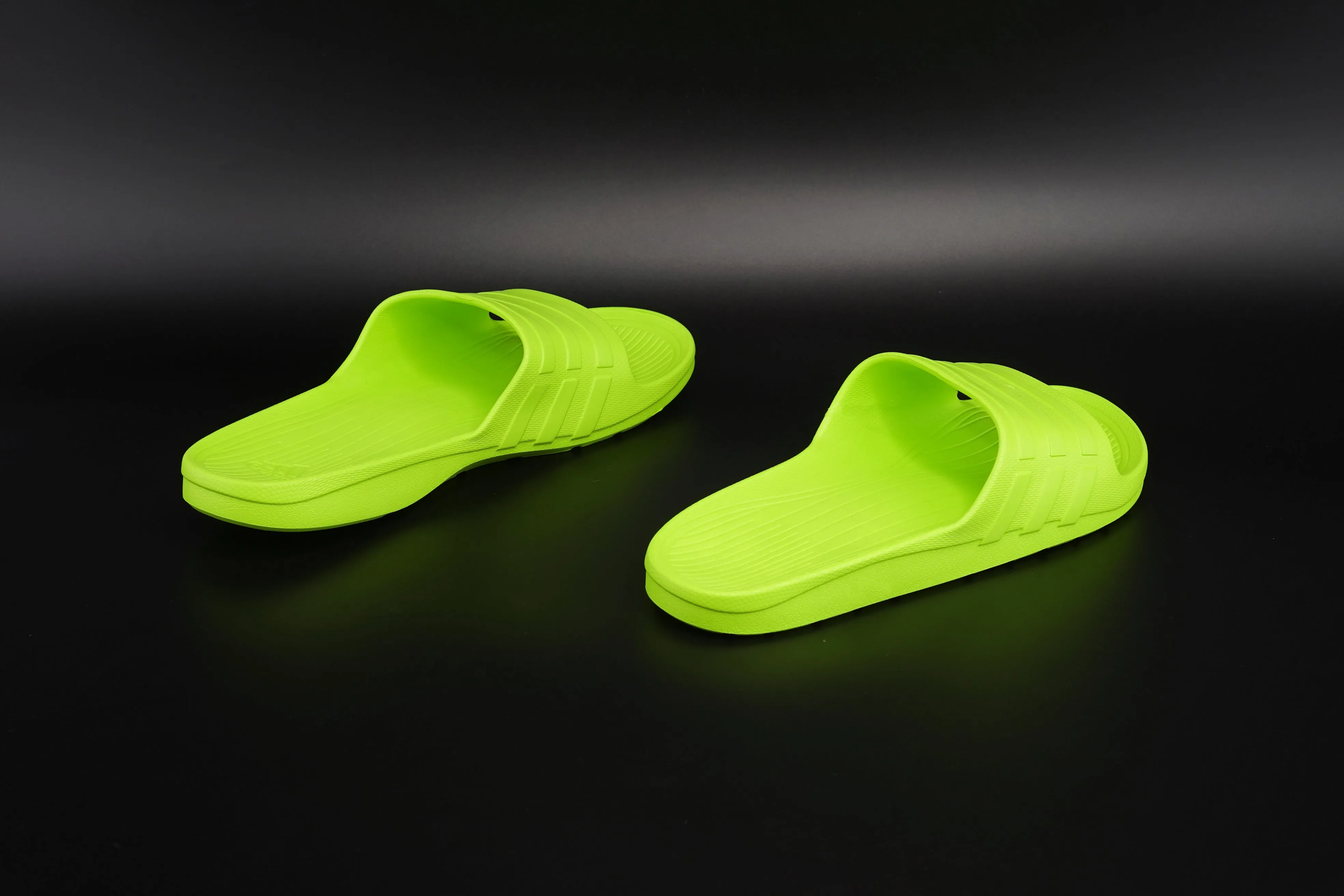 Duramo Slides in Yellow color