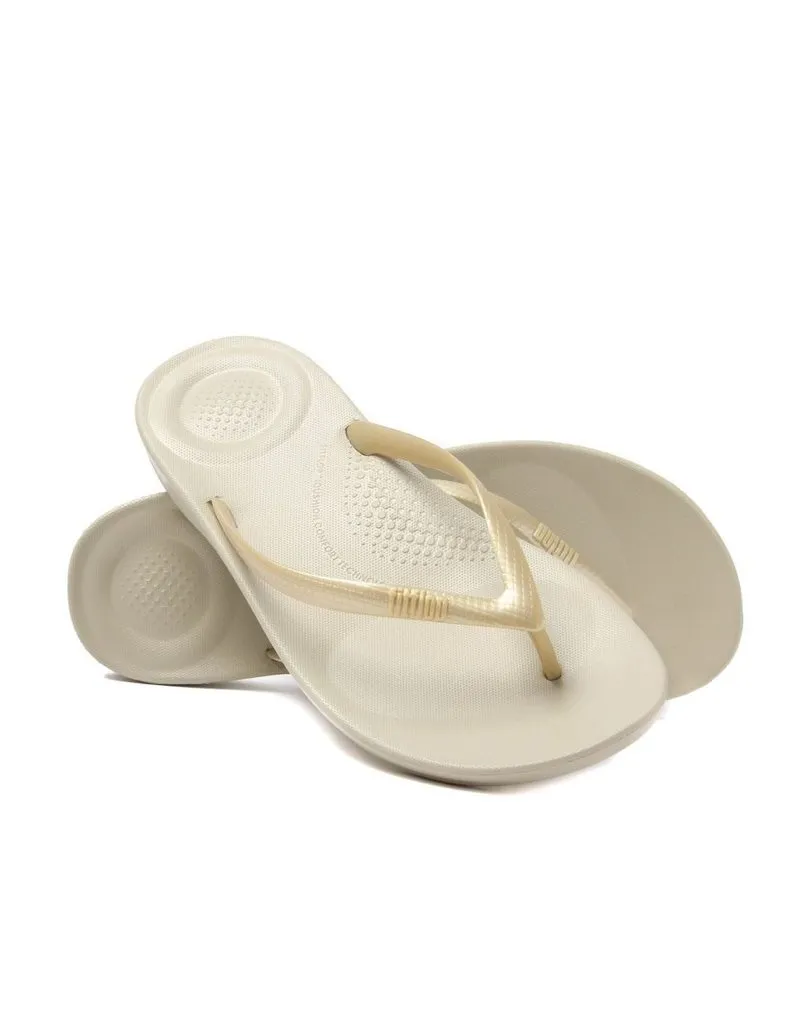 FitFlop IQUSHION Ergonomic Flip-Flops Gold | Dotique