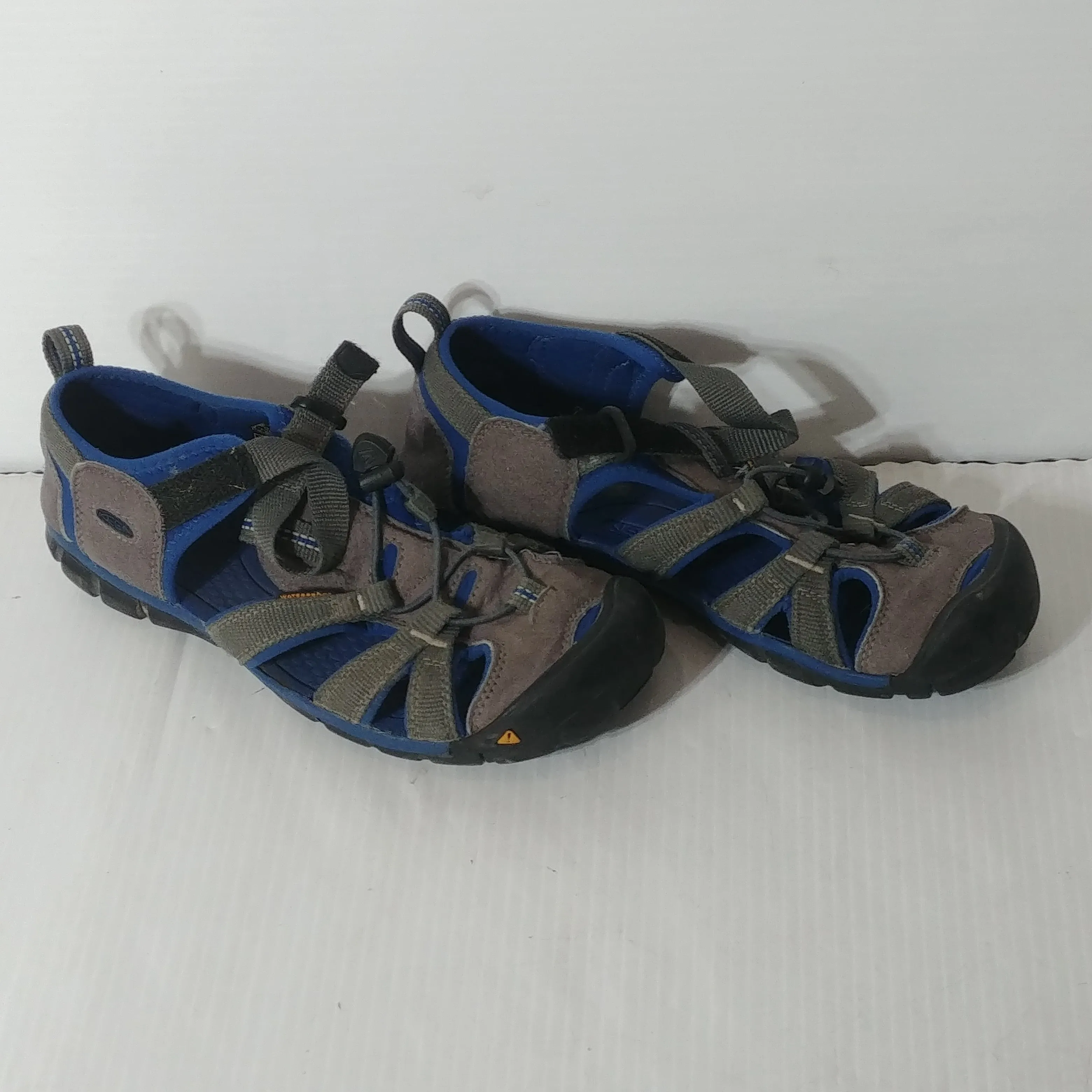 Keen Mens Sandals - Size 5 - Pre-owned - BNK7G1